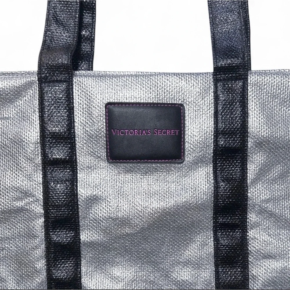 VICTORIA'S SECRET Silver Black Metallic Weekend Tote Bag‎ Zipper Closure NWT